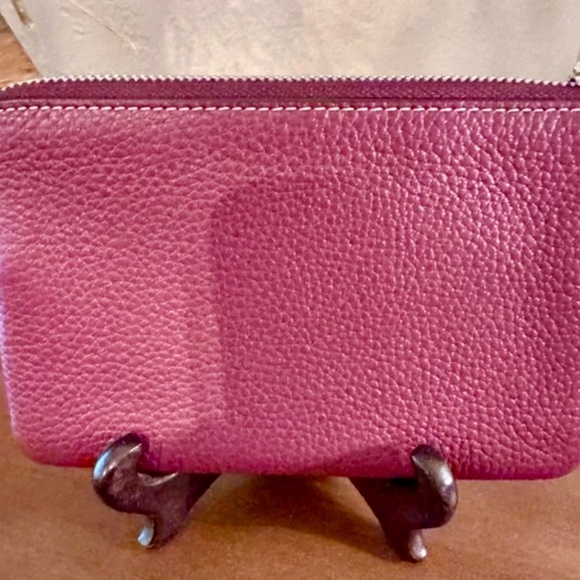 Coach Burgundy and Pink Leather Wristlet EUC 🎁 Gift Ready - Picture 2 of 5
